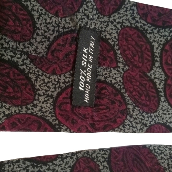 🔵BOGO FREE🔵 Vintage Necktie 100% Silk Made Handmade in Italy Medallion Tie - Picture 3 of 7